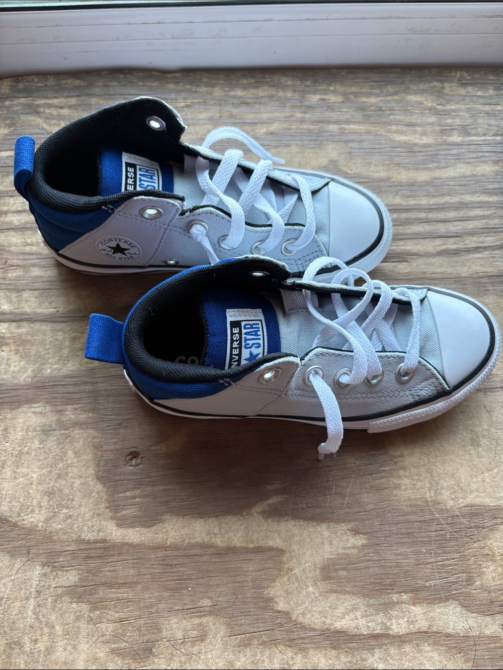 New-Converse Kid’s size 12 Gray & Blue Chuck Taylor All Star High-Top Sneakers